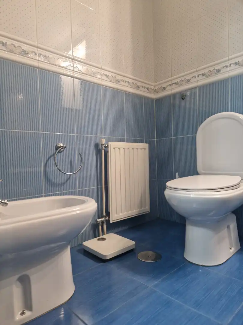 Badezimmer von Wohnungen zum Verkauf in Avilés mit Heizung, Parkett und Terrasse