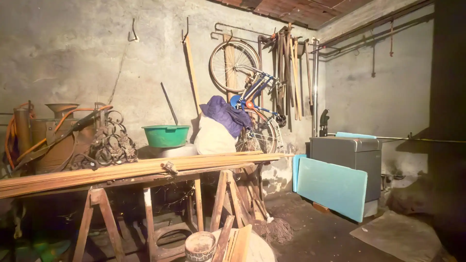 Piso en venta en A Pobra de Trives  con Calefacción y Amueblado