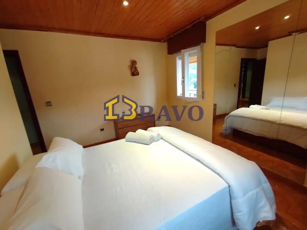 Habitación de Casa o chalet en venta en Medina de Pomar con Calefacción, Jardín privado y Terraza