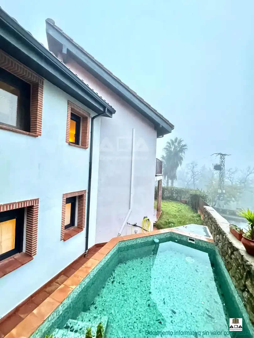 Vista exterior de Casa o chalet en venta en Poyales del Hoyo con Jardín privado, Terraza y Piscina