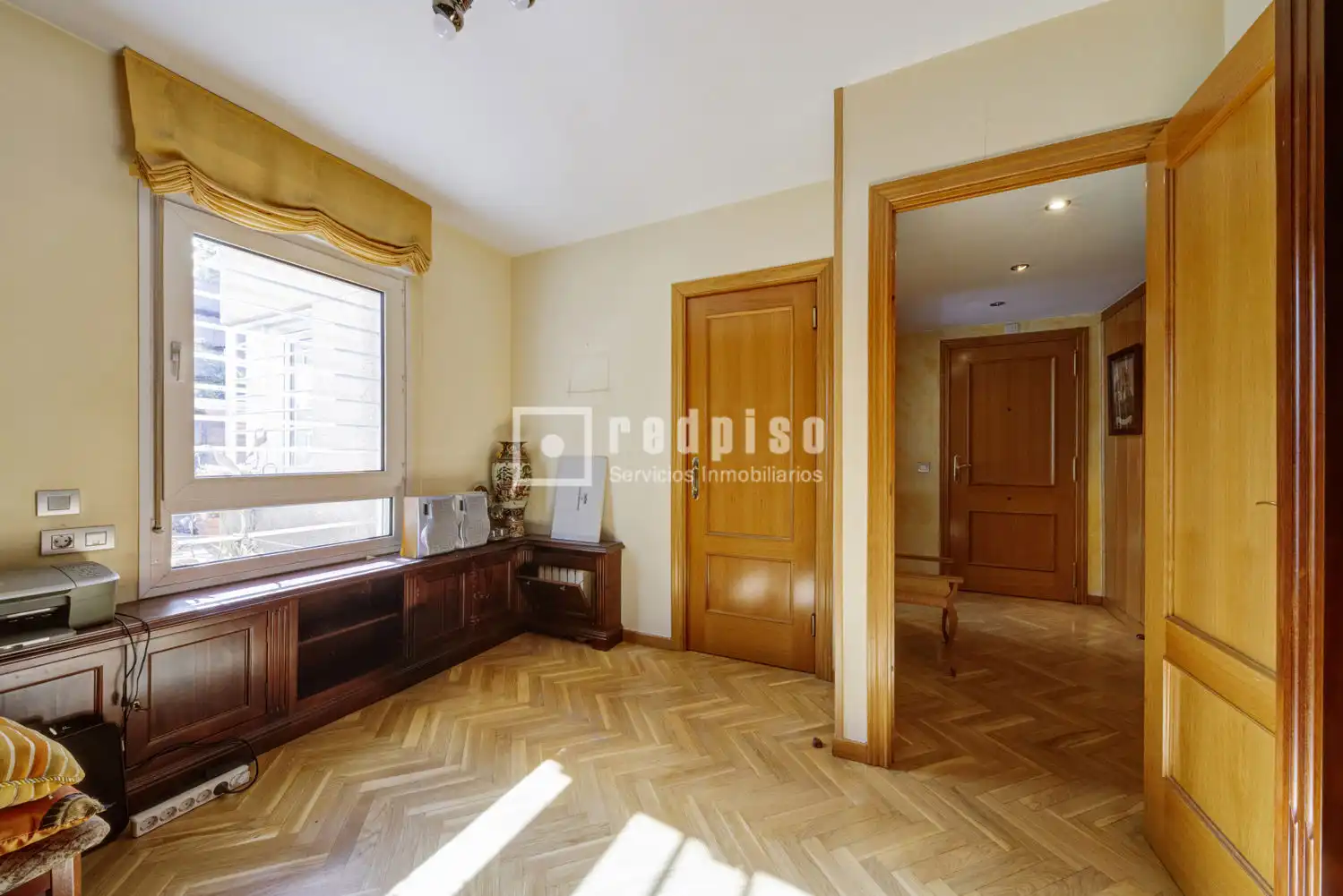 Bedroom of Flat for sale in Pozuelo de Alarcón  with Heating, Private garden and Parquet flooring