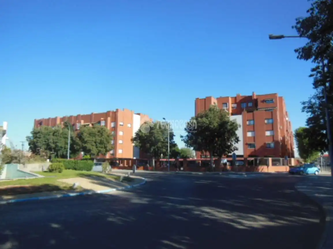 Vista exterior de Pis en venda en Azuqueca de Henares amb Aire condicionat, Calefacció i Terrassa
