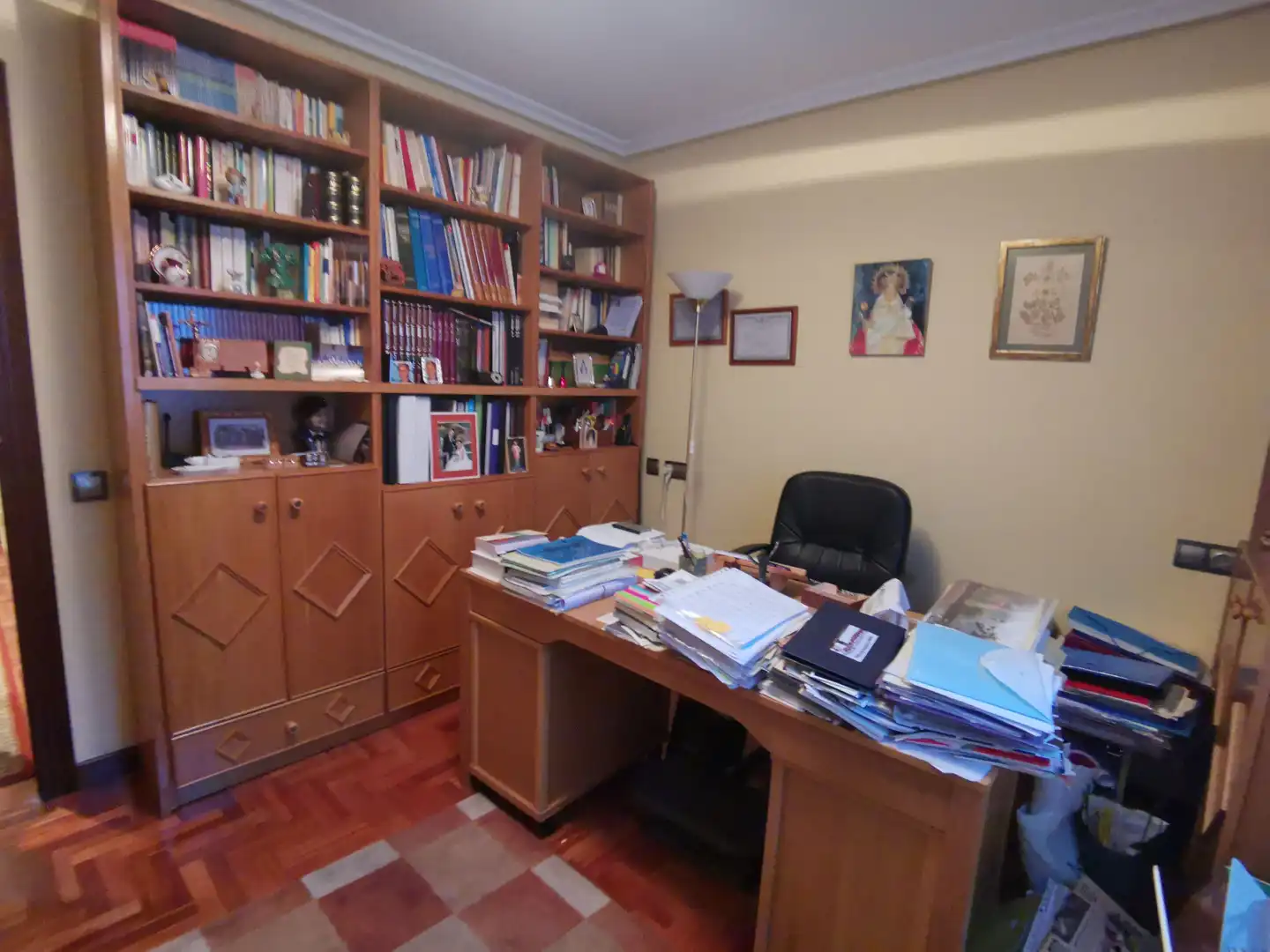 Piso en venta en Avilés con Calefacción, Parquet y Trastero