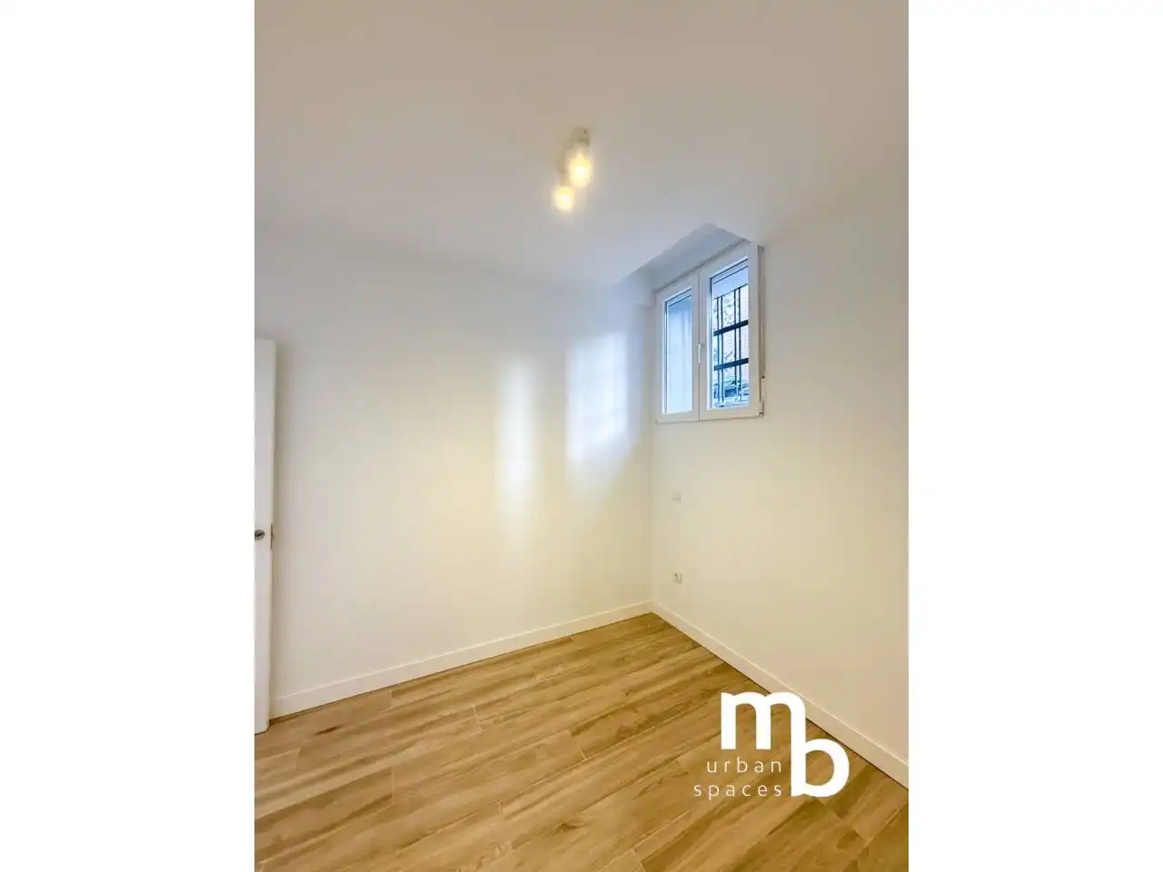 Bedroom of Flat for sale in Madrid  with Air Conditioner and Heating