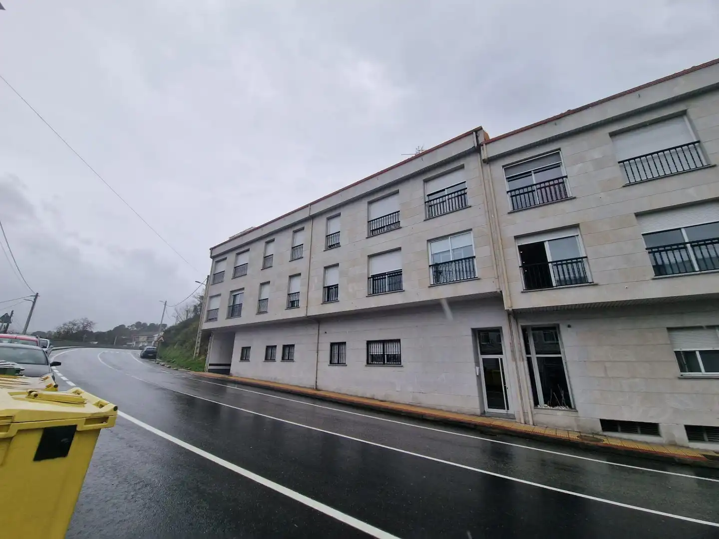 Vista exterior de Piso en venta en San Cibrao das Viñas con Calefacción, Parquet y Terraza