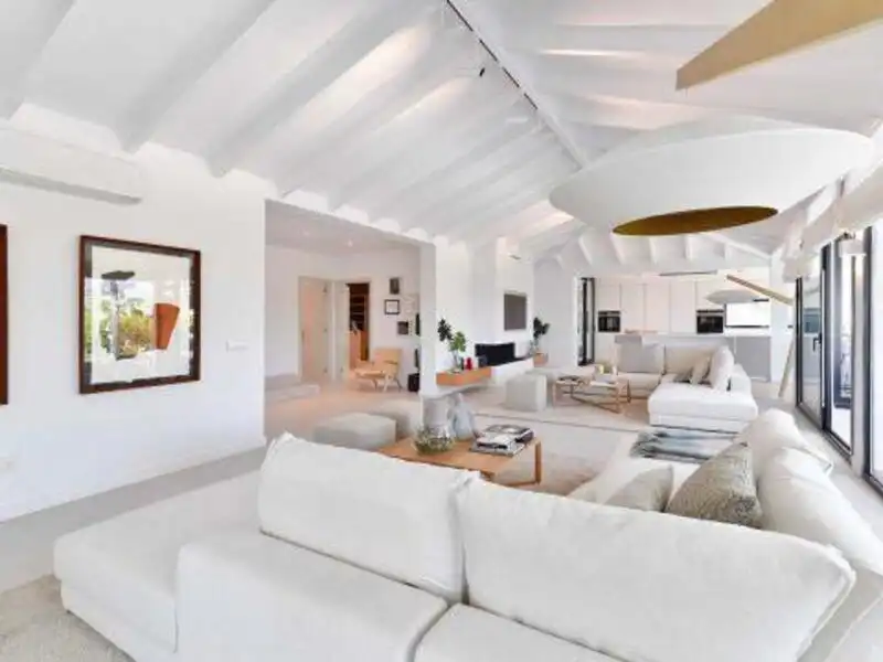 Sala d'estar de Casa o xalet de lloguer en Marbella amb Aire condicionat, Jardí privat i Terrassa