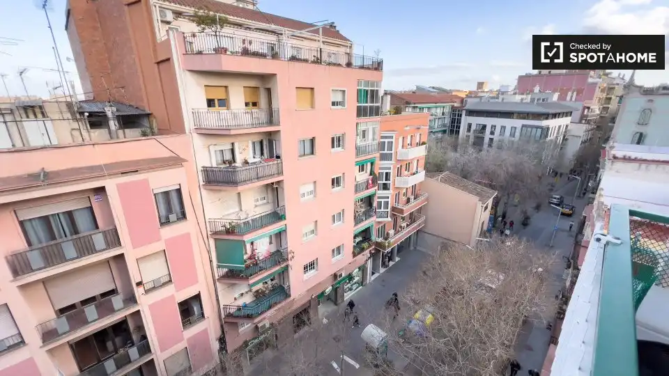 Room in Sant Andreu de Palomar