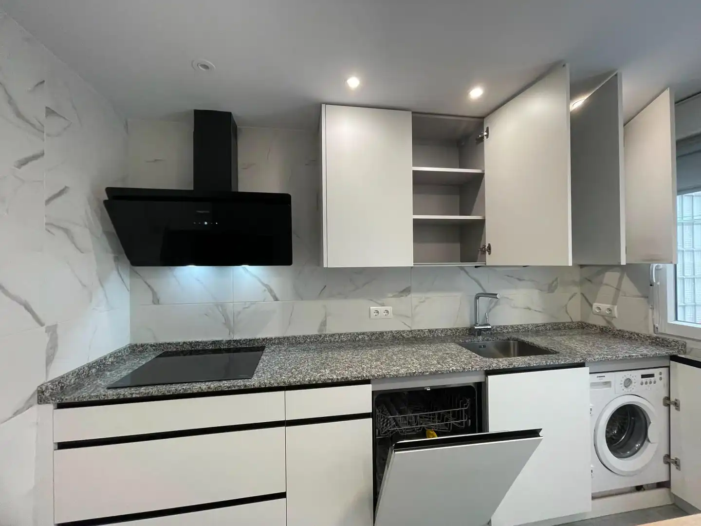 Cocina de Apartamento de alquiler en Ponferrada con Calefacción, Terraza y Trastero