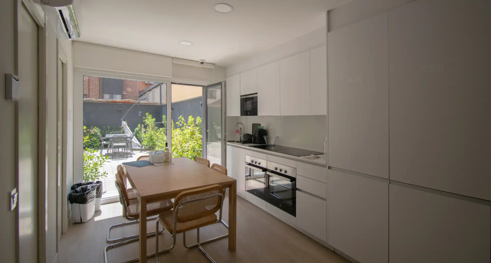 Cuina de Casa o xalet per a compartir en Madrid amb Aire condicionat, Calefacció i Terrassa