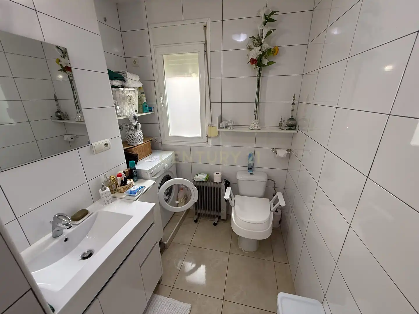 Bathroom of Houses for sale in Eivissa  with Air Conditioner, Oven and Washing machine