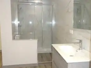 Bathroom of Flat for rent in Gijón   with Heating, Parquet flooring and Oven