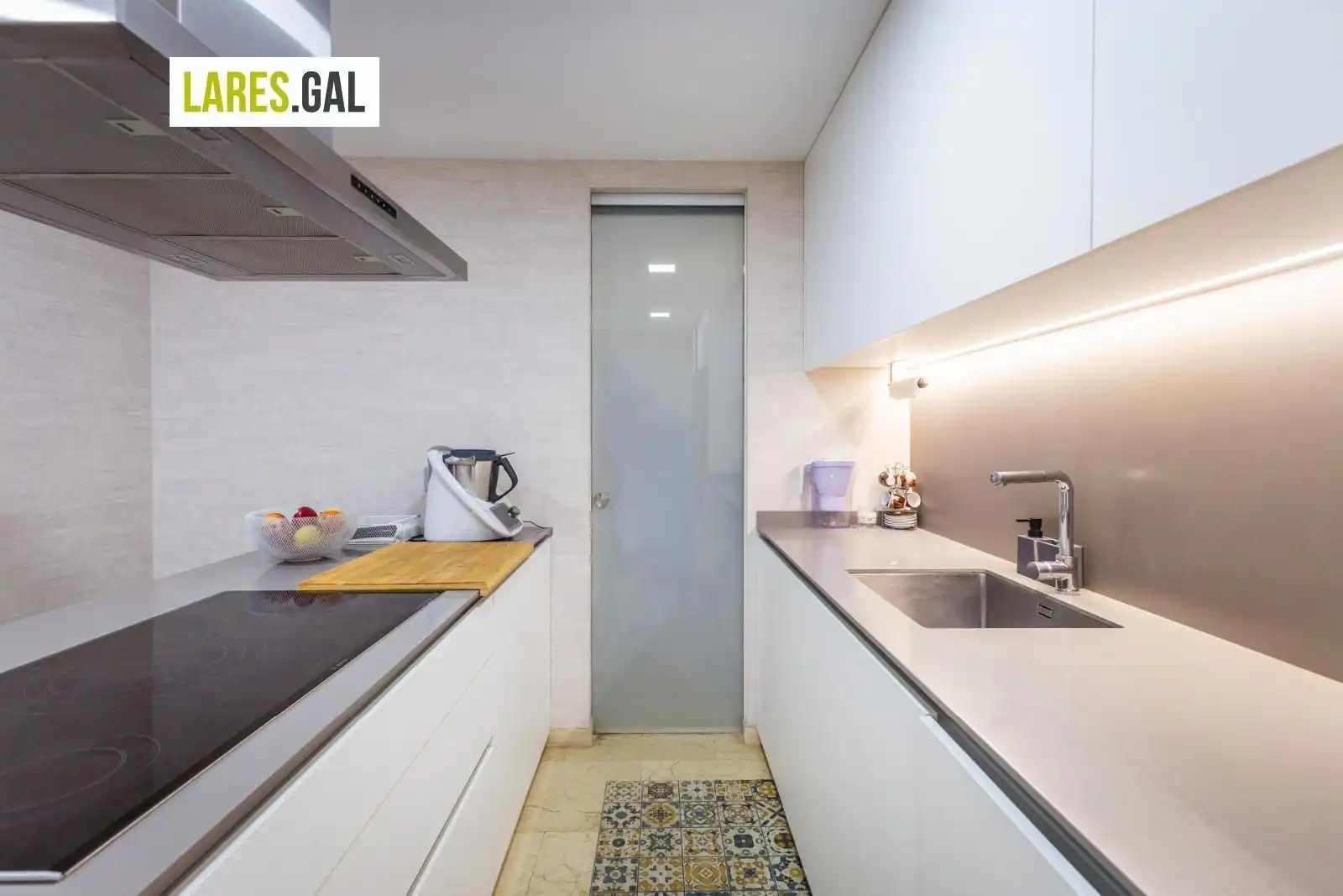 Cocina de Piso en venta en Cangas  con Calefacción, Parquet y Terraza