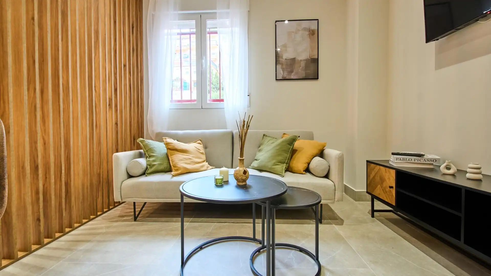 Living room of Study for sale in  Granada Capital  with Air Conditioner and Furnished