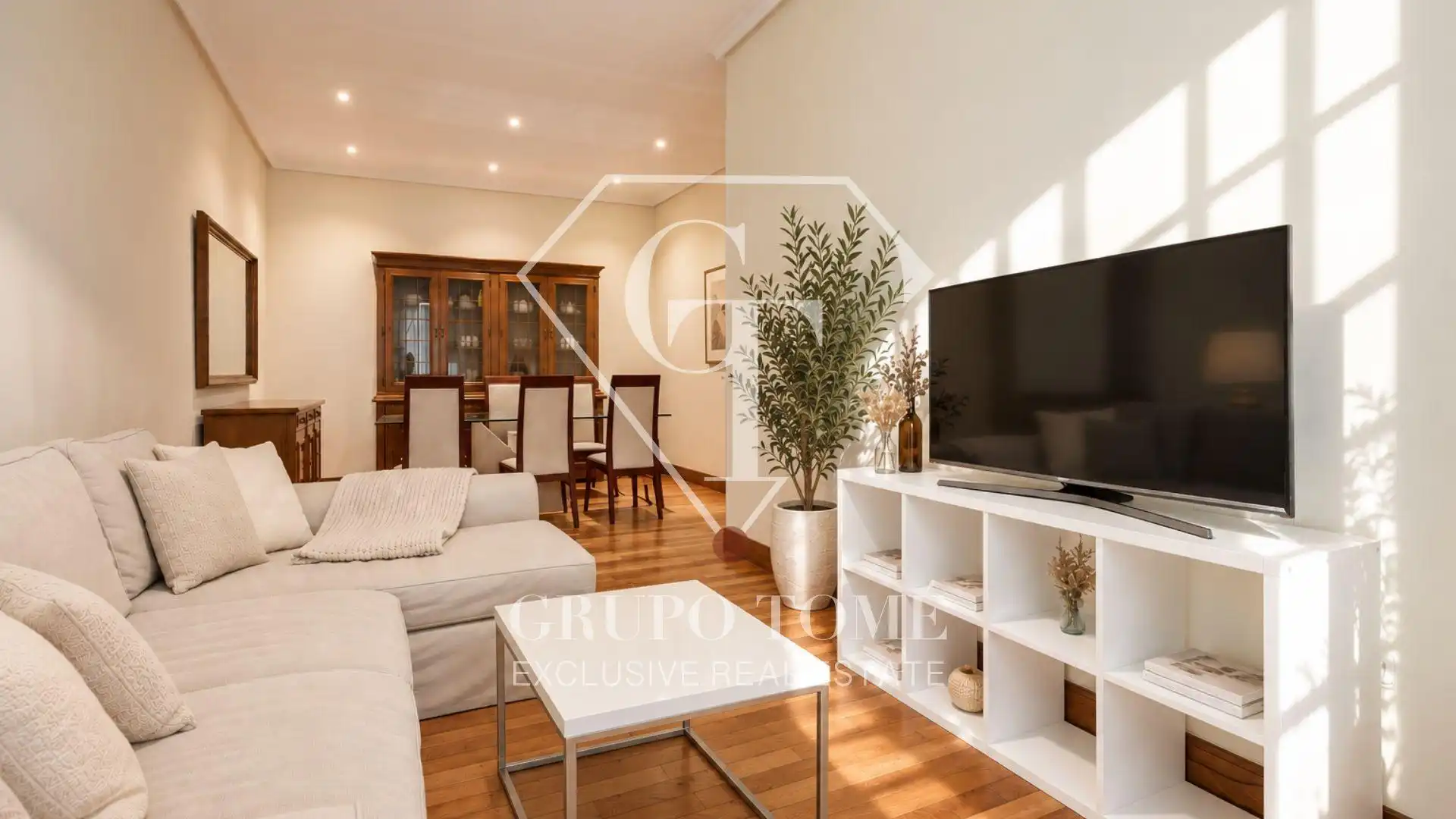 Sala de estar de Piso en venta en Donostia - San Sebastián  con Calefacción, Amueblado y Balcón