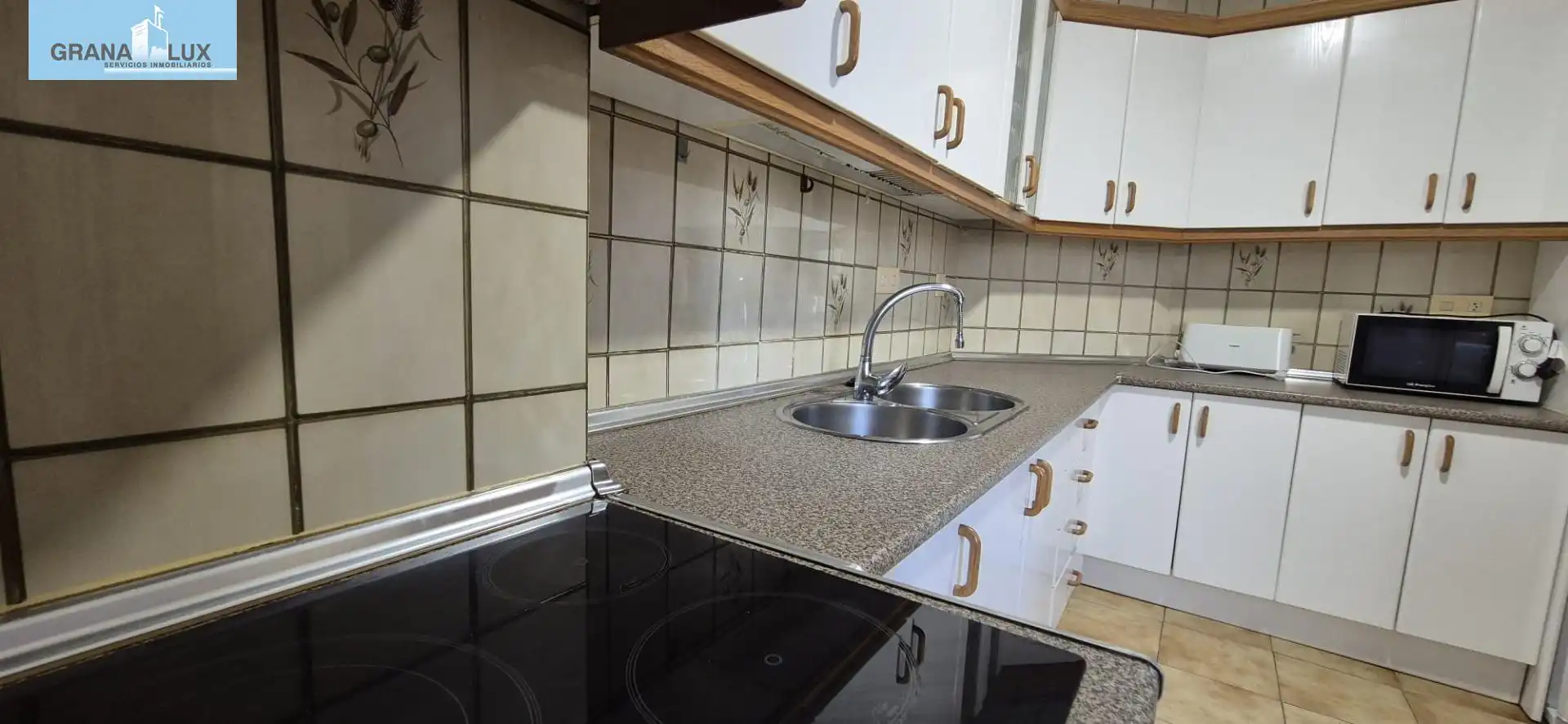 Kitchen of Flat for rent in Granada  with Heating, Furnished and Balcony