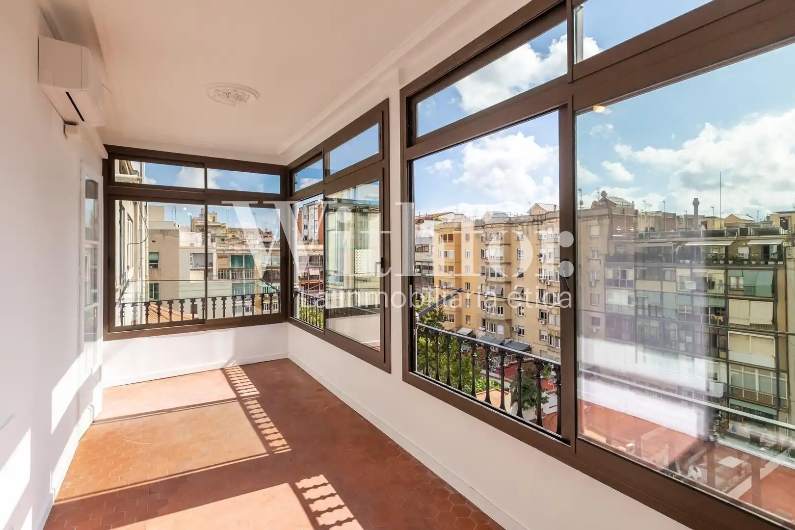 Appartamento con terrazza in affitto a Carrer de València, imagen 24