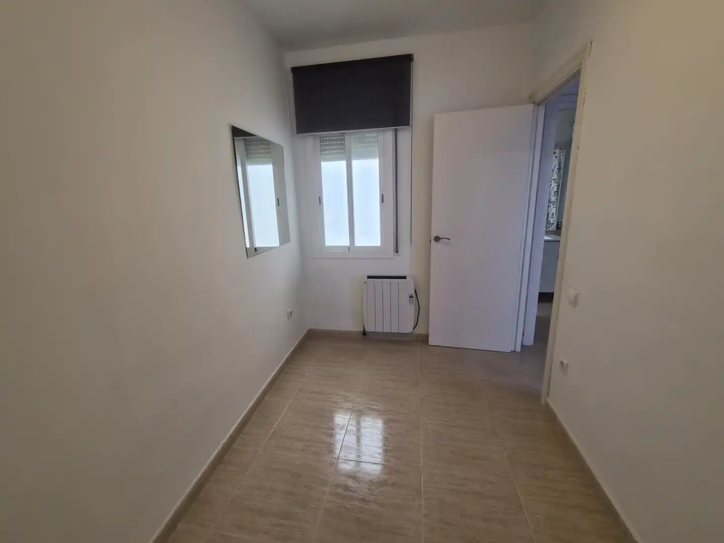 Habitación de Piso en venta en Roda de Berà con Terraza, Horno y Balcón
