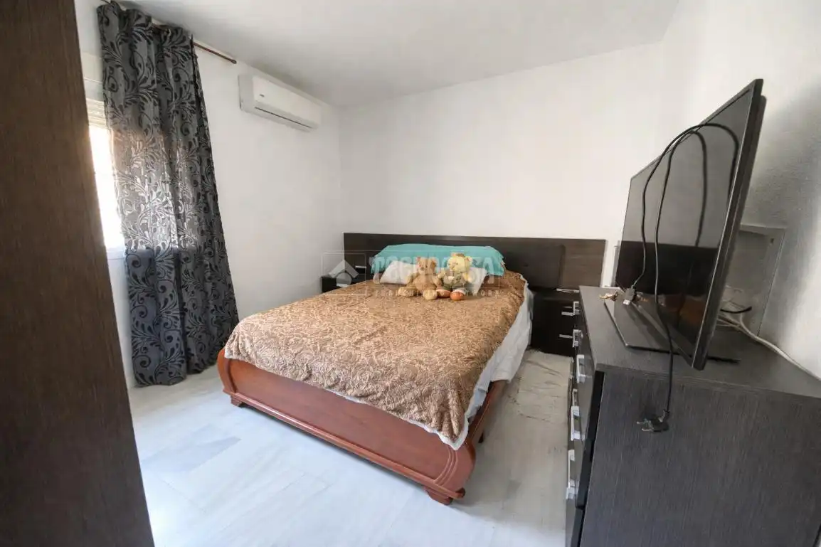 Schlafzimmer von Einfamilien-Reihenhaus zum Verkauf in Armilla mit Klimaanlage