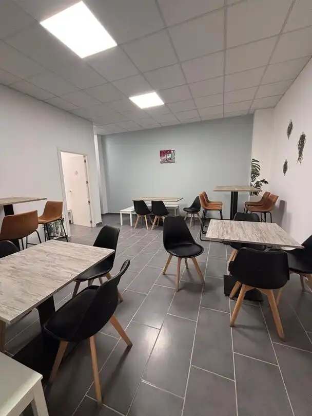 Local comercial de lloguer a CL Ramón J Sender 7, imagen 5