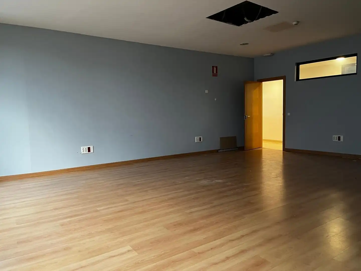 Office for sale in Los Barrios