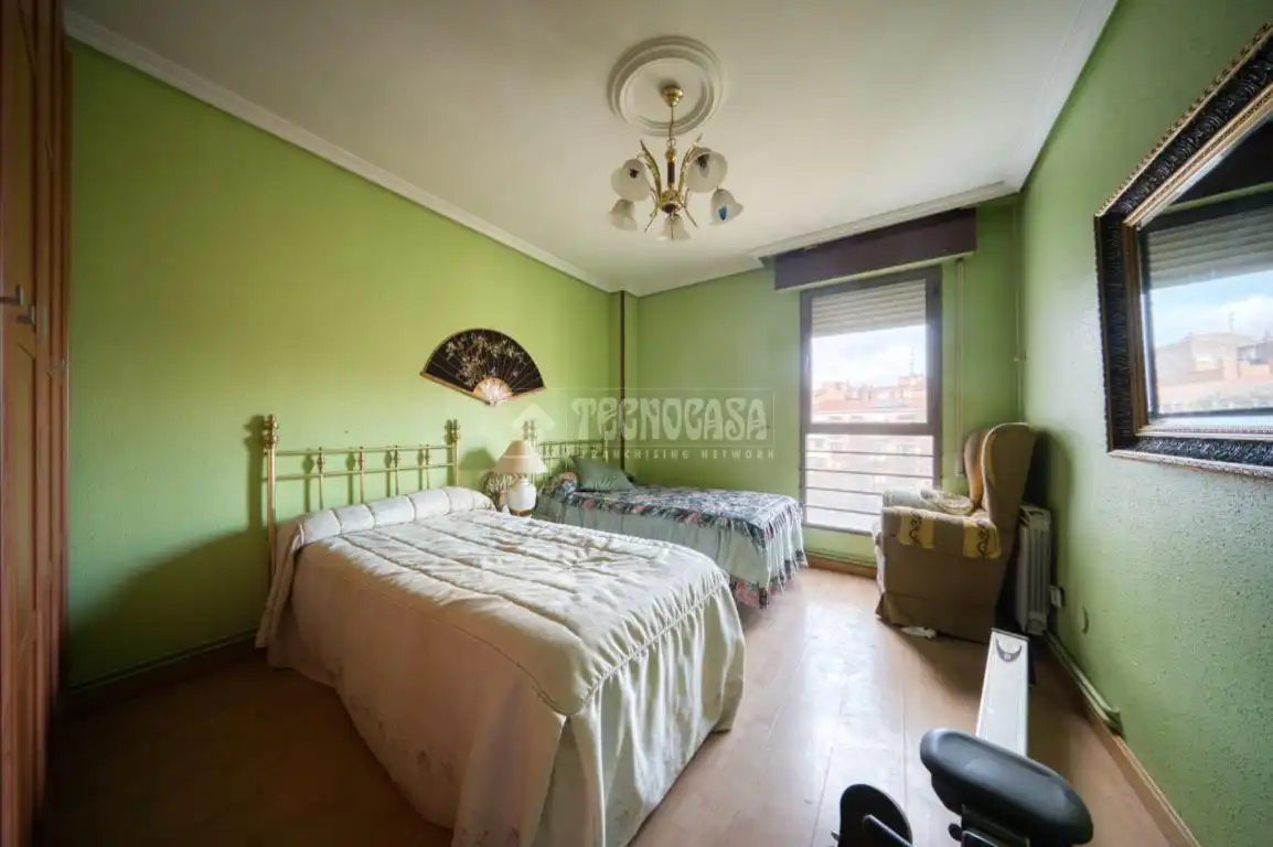 Bedroom of Flat for sale in Valladolid