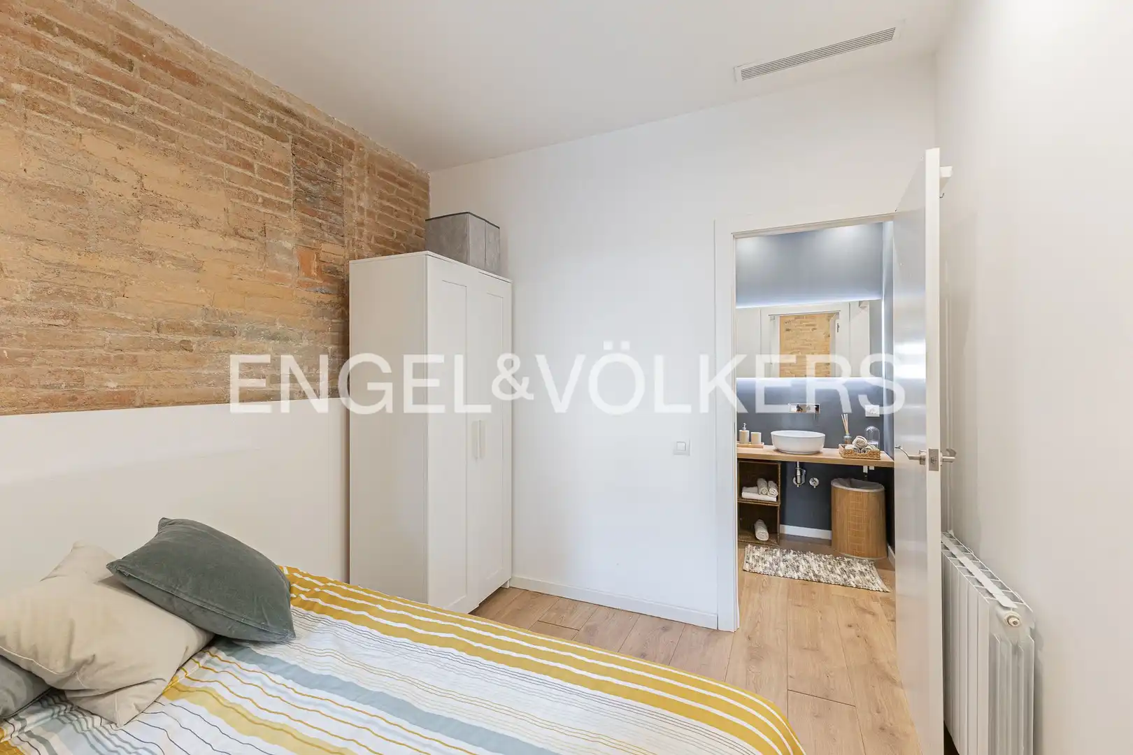 Habitación de Piso en venta en Barcelona con Calefacción, Parquet y Balcón
