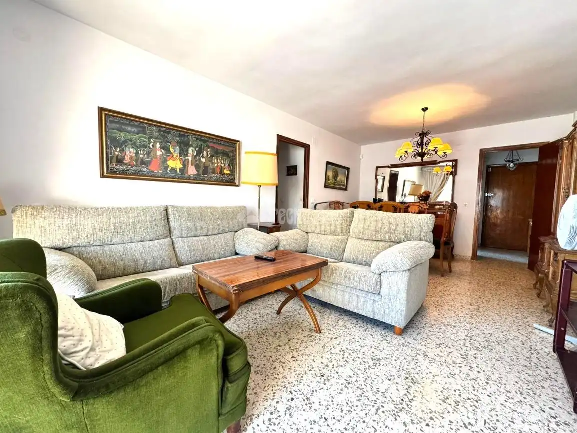 Sala de estar de Piso en venta en Fuengirola con Balcón