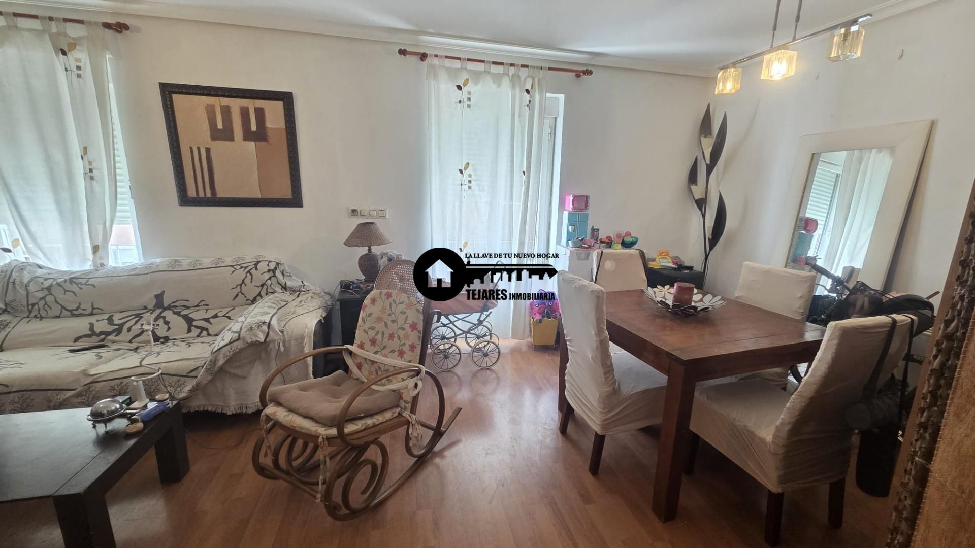 Sala d'estar de Pis en venda en  Albacete Capital amb Moblat i Balcó