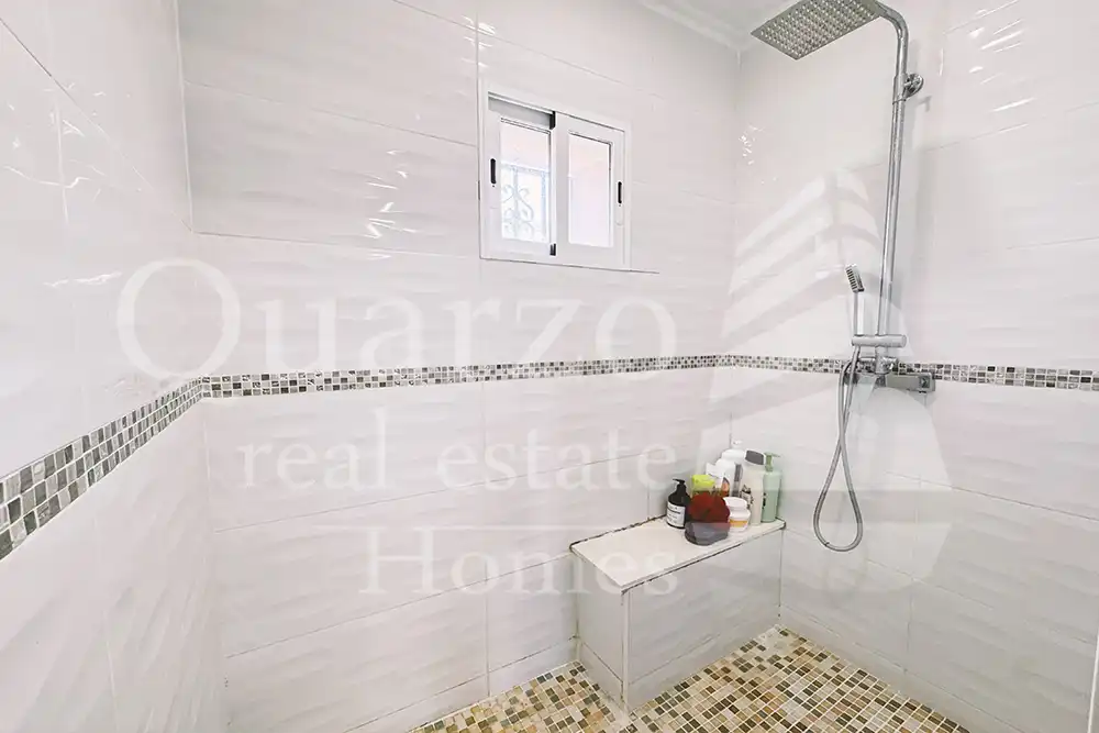 Baño de Casa o chalet en venta en Alberic con Jardín privado, Terraza y Trastero