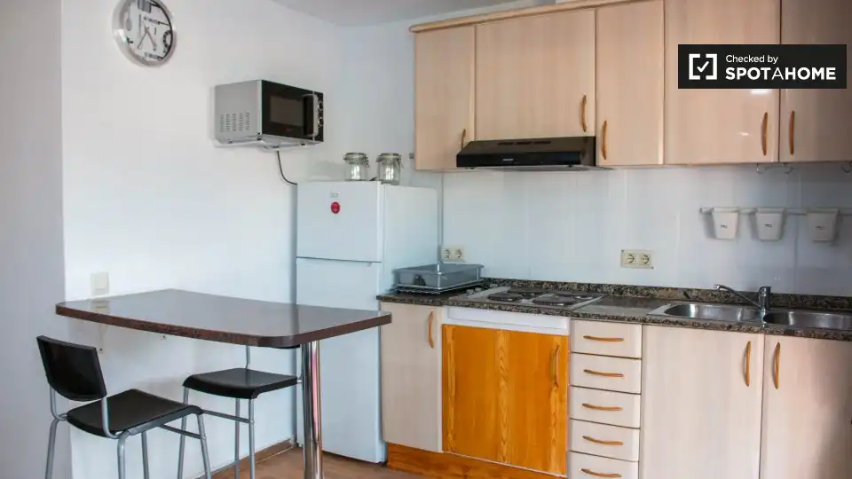 Cocina de Piso de alquiler en Barcelona con Aire acondicionado, Calefacción y Amueblado