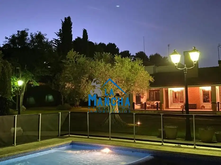 Xalet amb piscina en venda a Calle MAGNOLIO, imagen 3