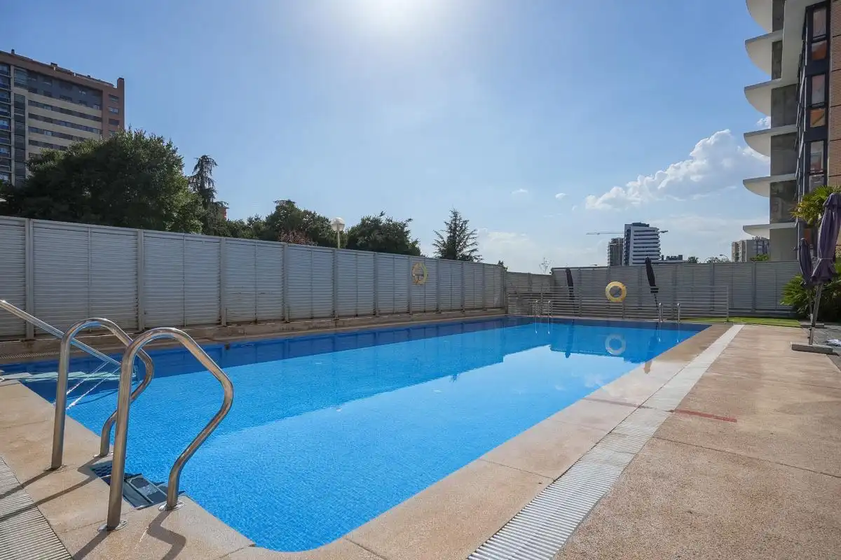 Swimming pool of Attic for sale in Madrid  with Air Conditioner, Heating and Private garden