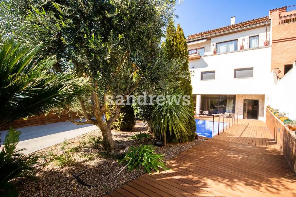 Jardín de Casa adosada en venta en Vilafant con Aire acondicionado, Calefacción y Jardín privado