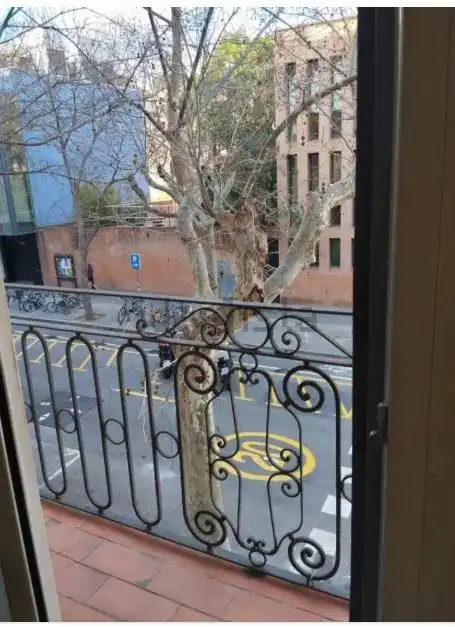 Piso con balcón en venta en Calle de la Diputació, imagen 19
