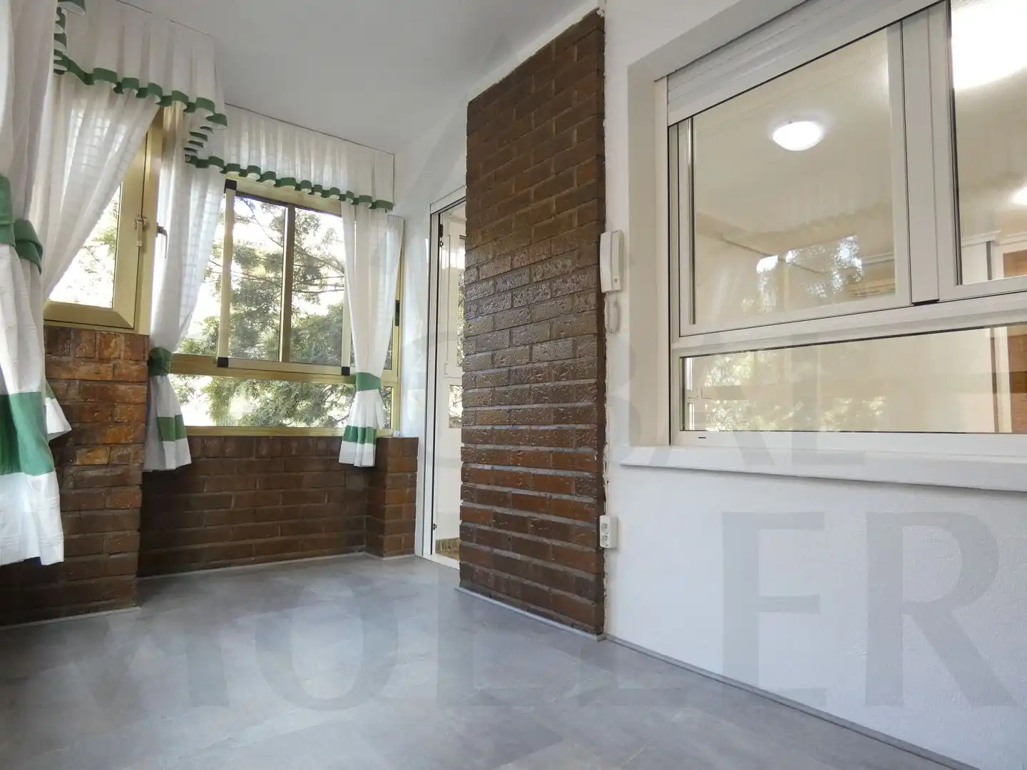 Flat for rent in Calle Ángel Bruna, 20, Ensanche