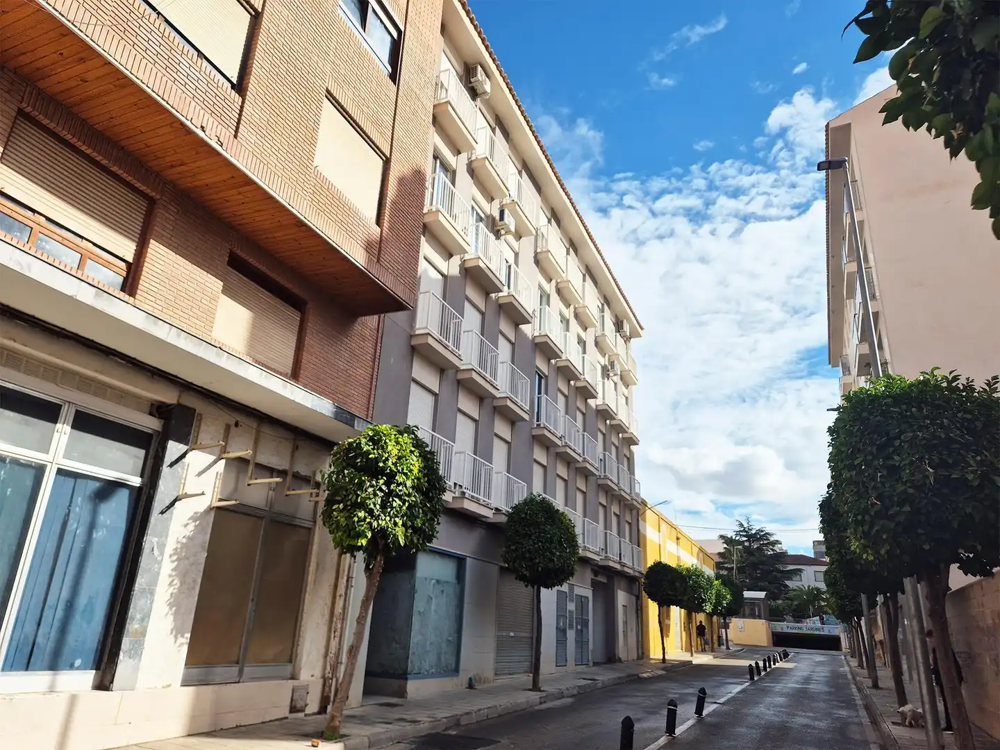 Vista exterior de Dúplex en venda en Elda amb Terrassa i Traster