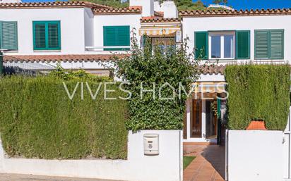 Vista exterior de Casa o xalet en venda en Sant Andreu de Llavaneres amb Aire condicionat, Calefacció i Jardí privat