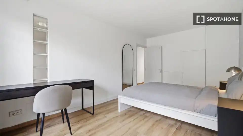 Room in Tres Olivos - Valverde