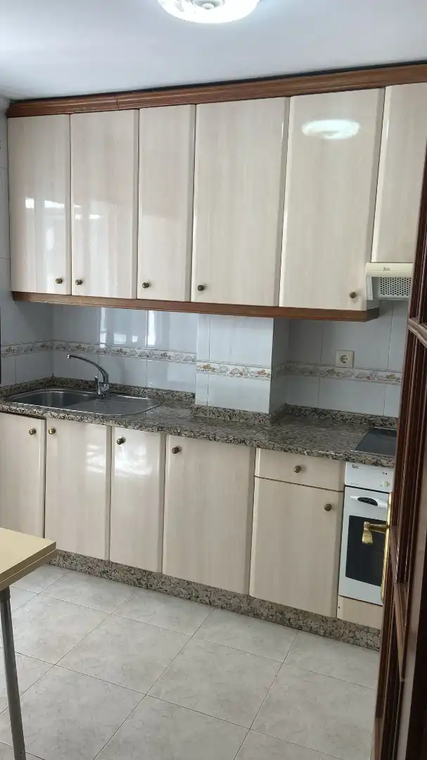 Flat for rent in Rúa de San Pedro de Mezonzo, Ensanche - Sar