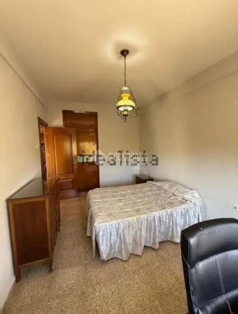Habitación de Piso en venta en Granada con Aire acondicionado, Amueblado y Balcón