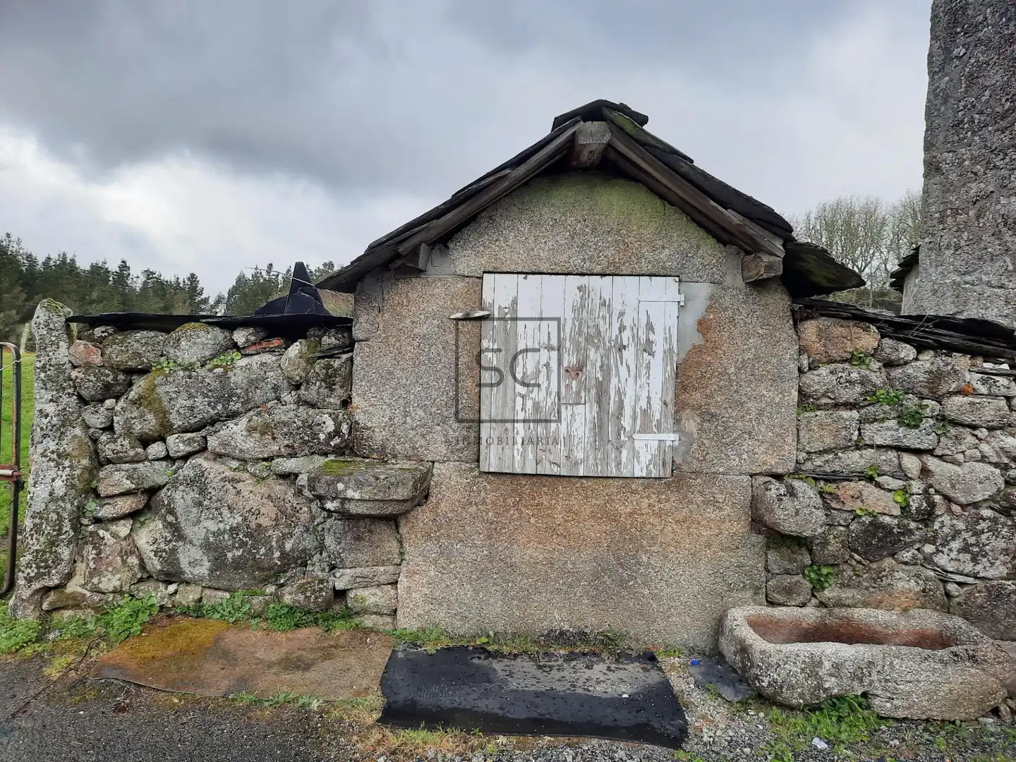Vista exterior de Finca rústica en venda en As Pontes de García Rodríguez  amb Jardí privat
