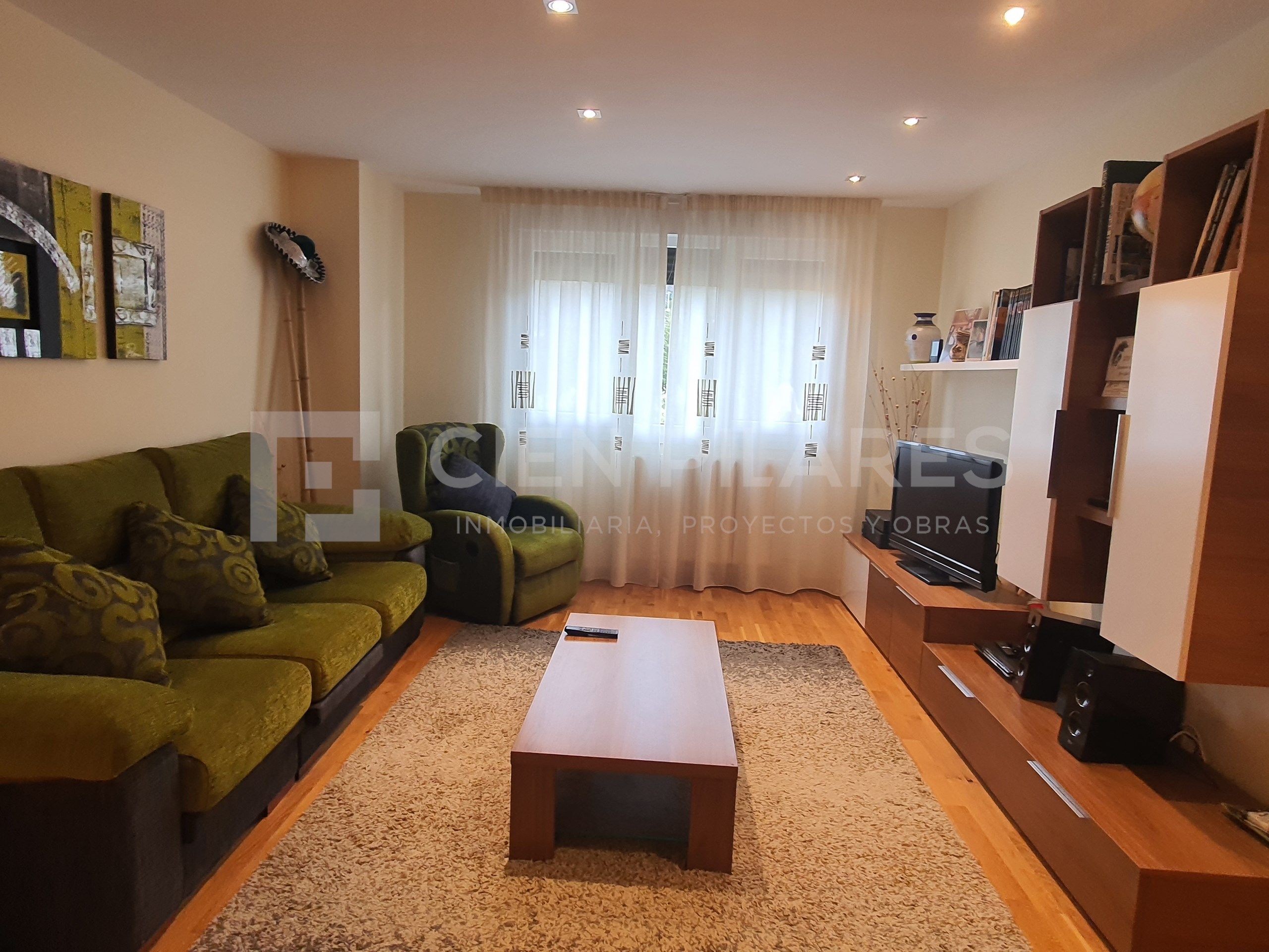 Casa adosada en venta en CALLE ARRAÑAS