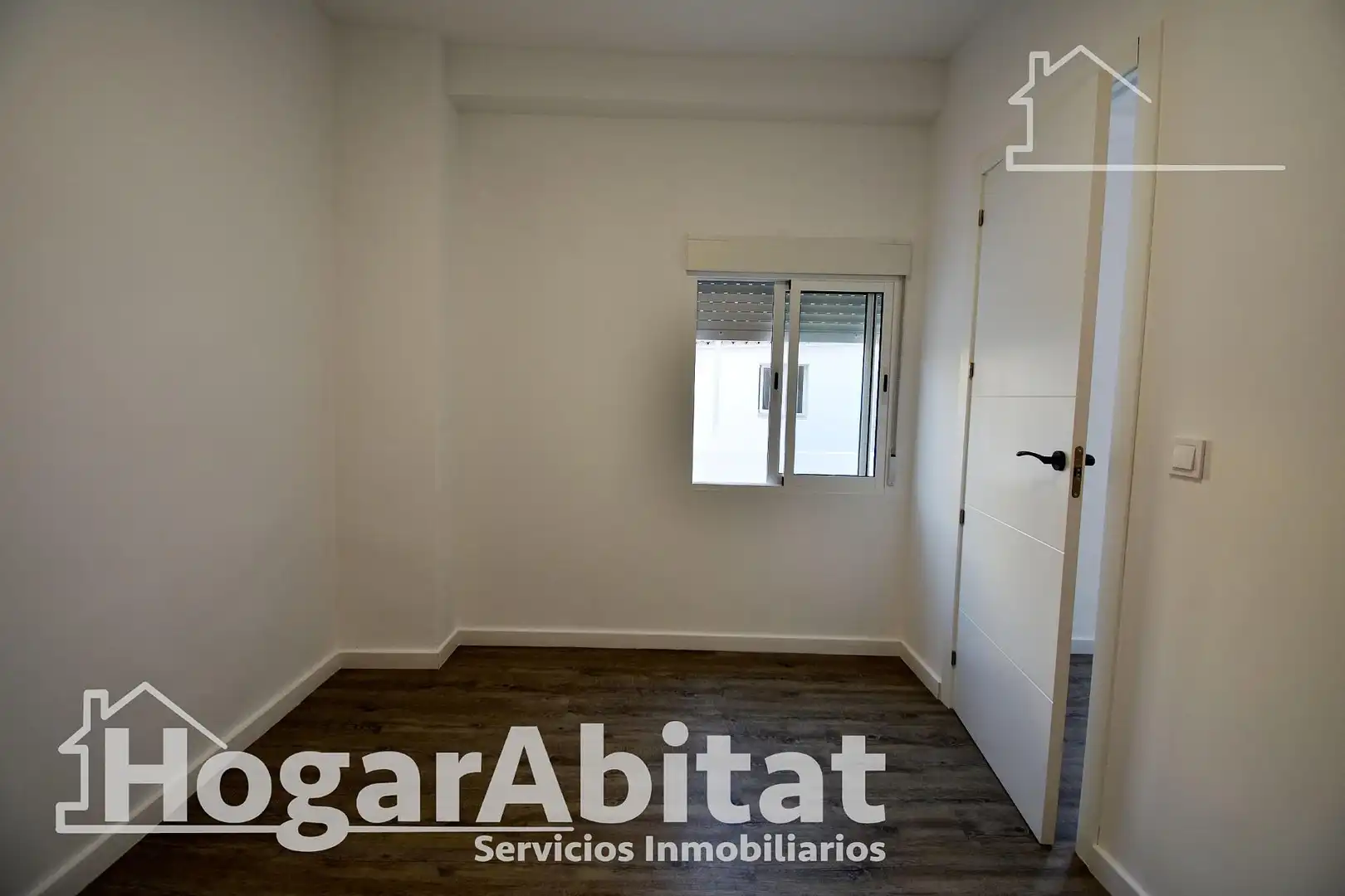 Bedroom of Houses for sale in Tavernes de la Valldigna  with Parquet flooring and Terrace