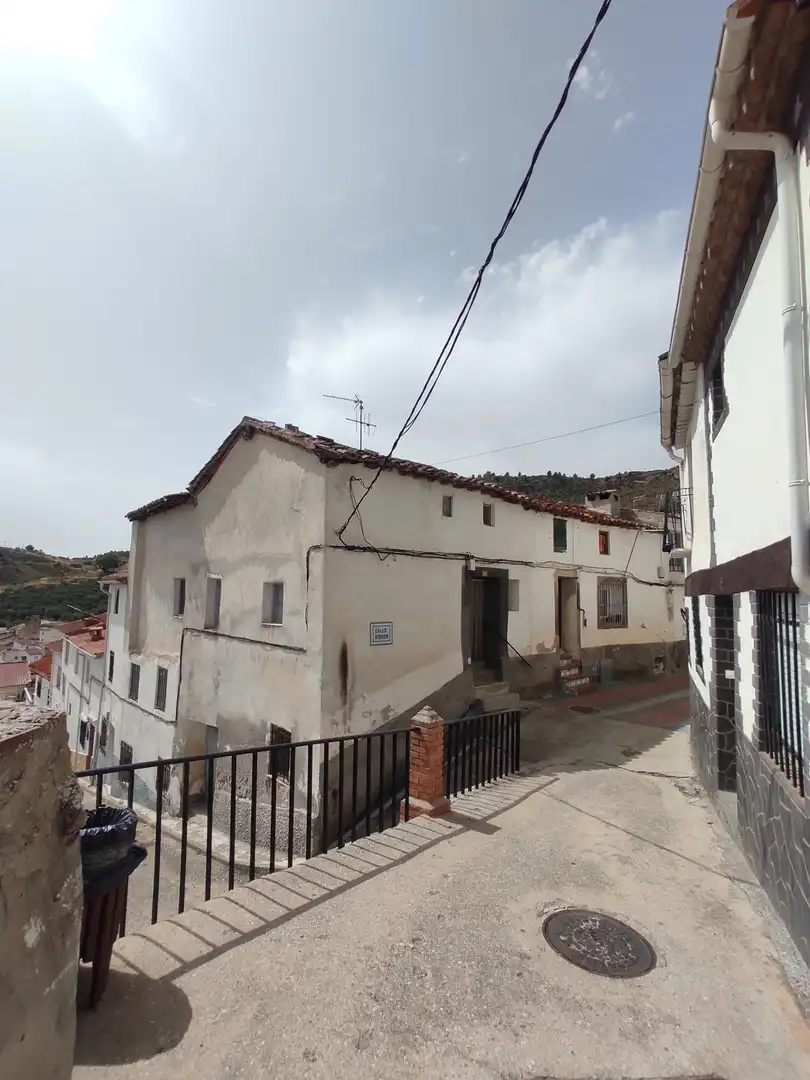 Vista exterior de Casa adosada en venta en Enguídanos con Amueblado