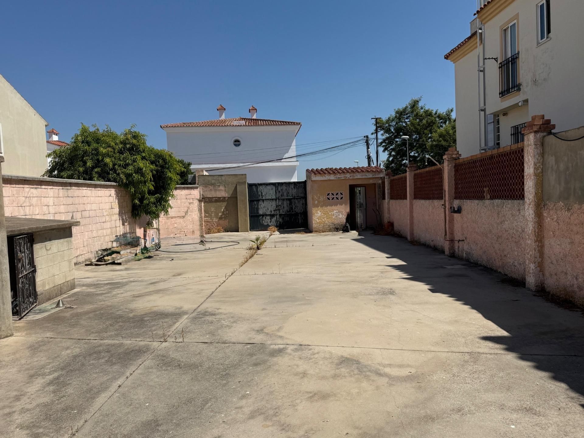 Exterior view of House or chalet for sale in Algeciras  with Private garden