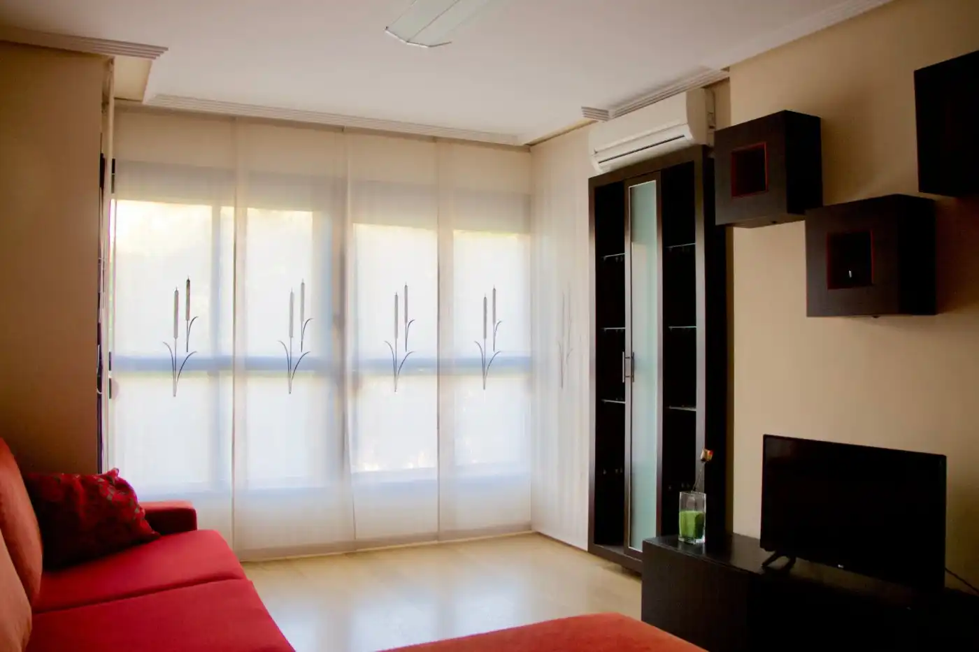 Sala d'estar de Apartament de lloguer en Moncada amb Aire condicionat, Parquet i Balcó
