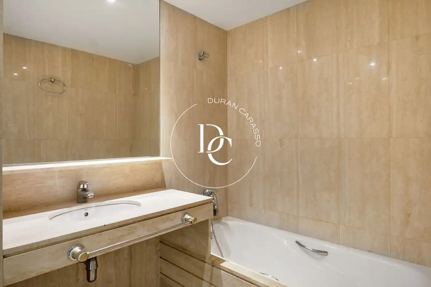 Baño de Piso en venta en Sitges con Aire acondicionado, Calefacción y Jardín privado