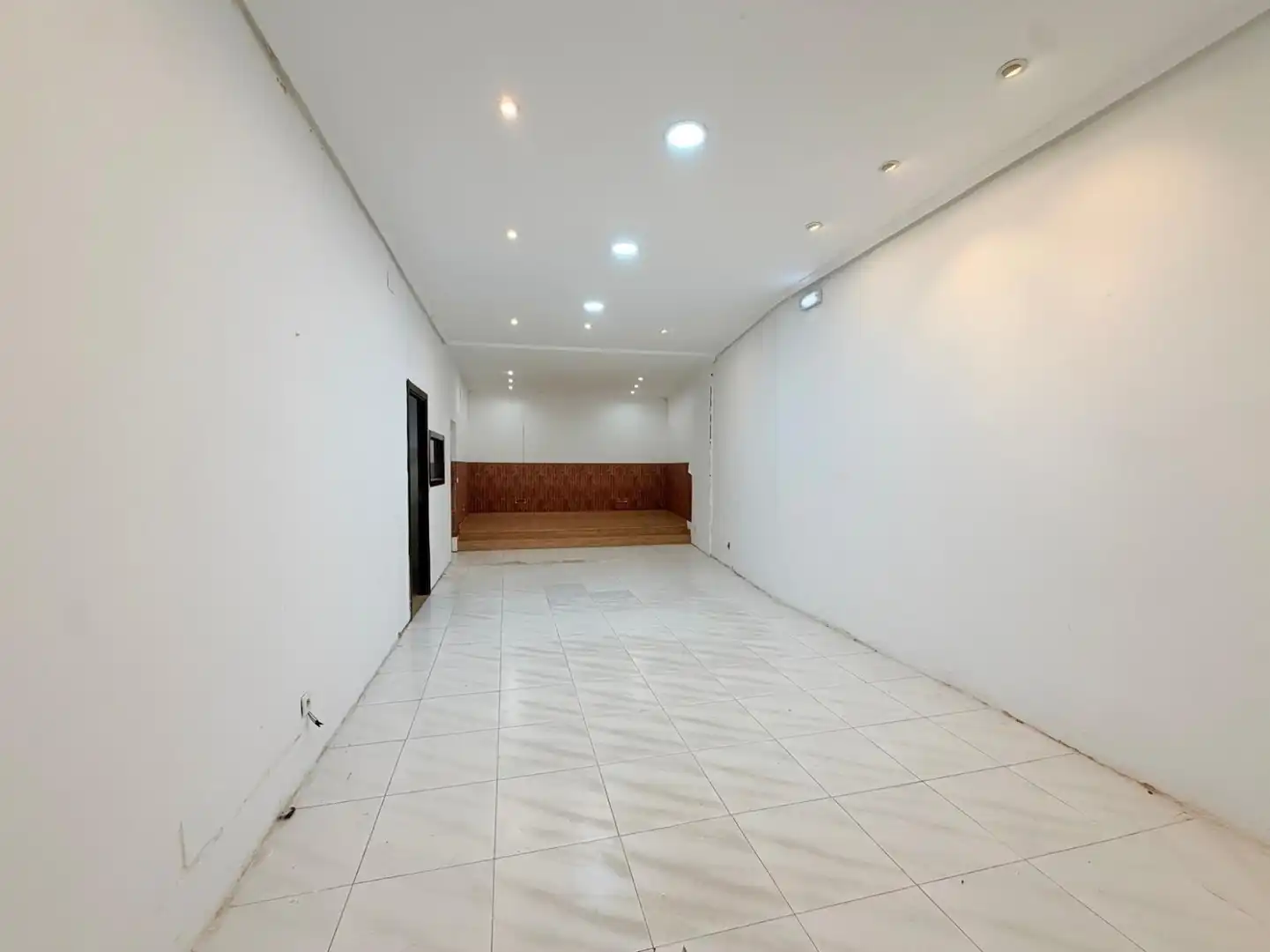 Local comercial en venta en Avilés - Quirinal 4, imagen 2