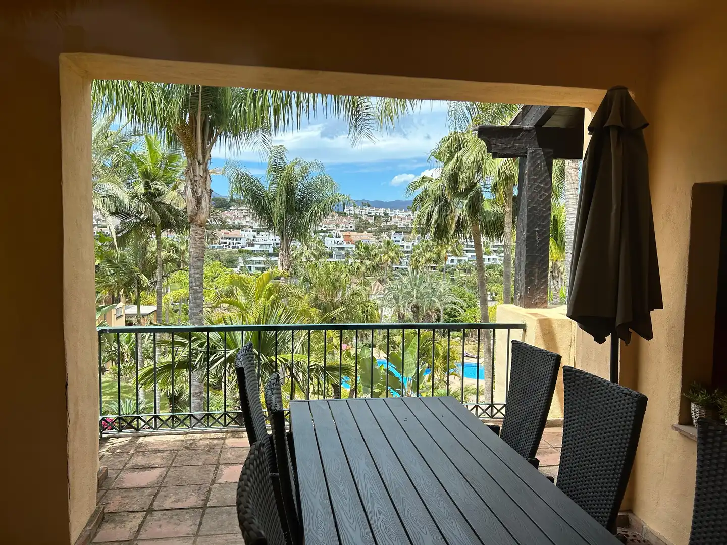 Terrassa de Apartament de lloguer en Estepona amb Aire condicionat, Moblat i Internet