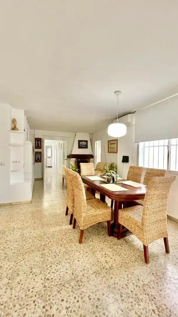 Menjador de Àtic per a compartir en Marbella amb Aire condicionat, Moblat i Forn
